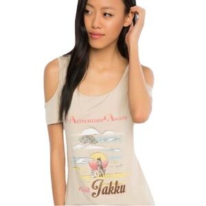 NWOT Her Universe Star Wars “Jakku” Cold Shoulder Top | Size S